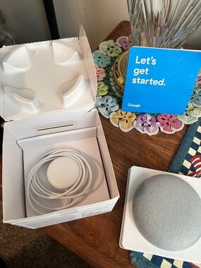 google Nest Mini Smart Speaker - Chalk/Light Gray